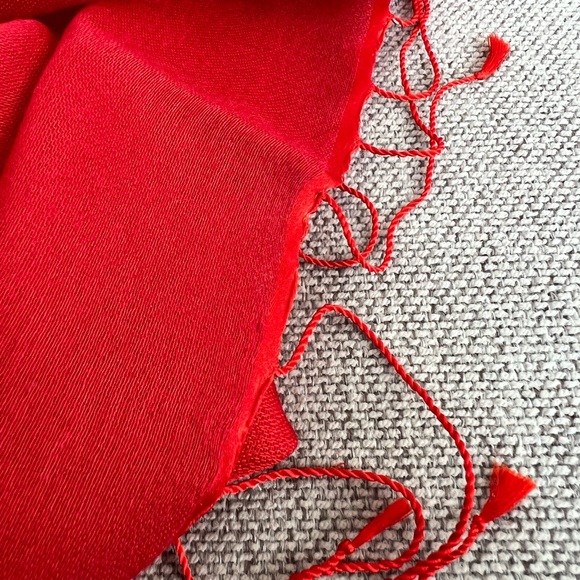 NWOT - Red Silky Soft Scarf - Picture 5 of 6